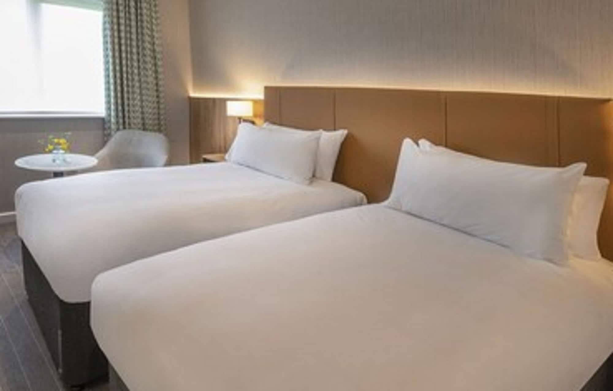 ฮอร์วูด เฮาส์ โฮเต็ล Hotel มิลตันคีนส์ ภายนอก รูปภาพ